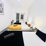 Albergue Luxury In Lisbon, Perfect For Tourists